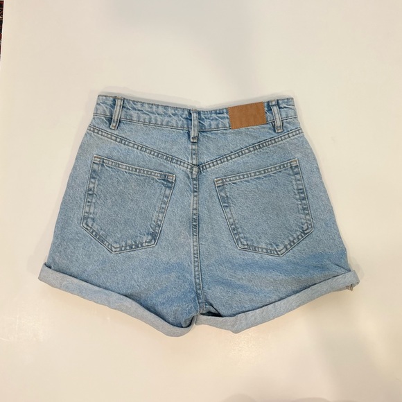 Zara Pants - Zara light wash jean shorts US 6